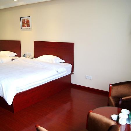 Greentree Inn Liaoning Dalian Development Zone Jinma Road Pedestrian Street Express Hotel Buitenkant foto